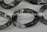 CFG268 15.5 inches 25*30mm carved oval black & white jasper beads