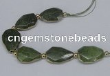 CNG2468 7.5 inches 20*25mm - 25*30mm faceted freeform green quartz beads