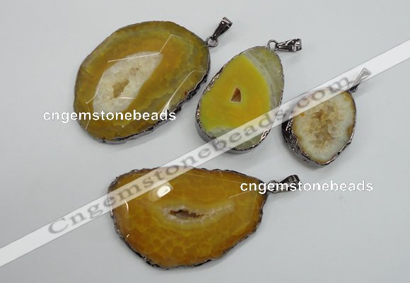 NGP1105 30*40 - 40*55mm freeform druzy agate pendants with brass setting