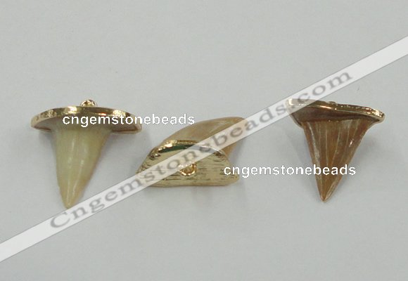 NGP2498 15*18mm - 18*20mm shark teeth pendants wholesale